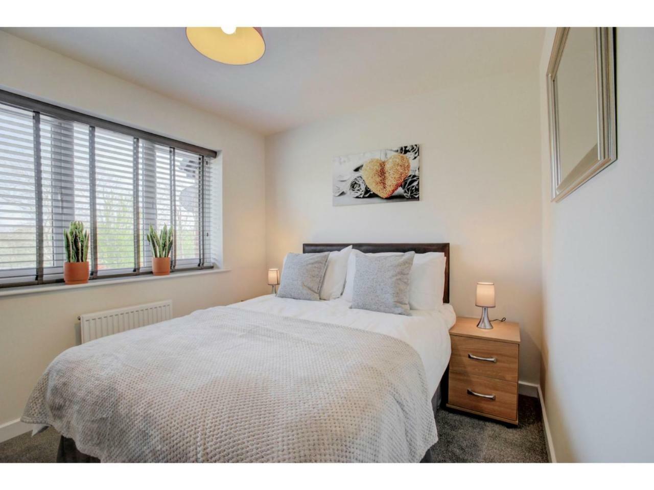 Newly Built, Splendid House For 5 In Manchester! المظهر الخارجي الصورة